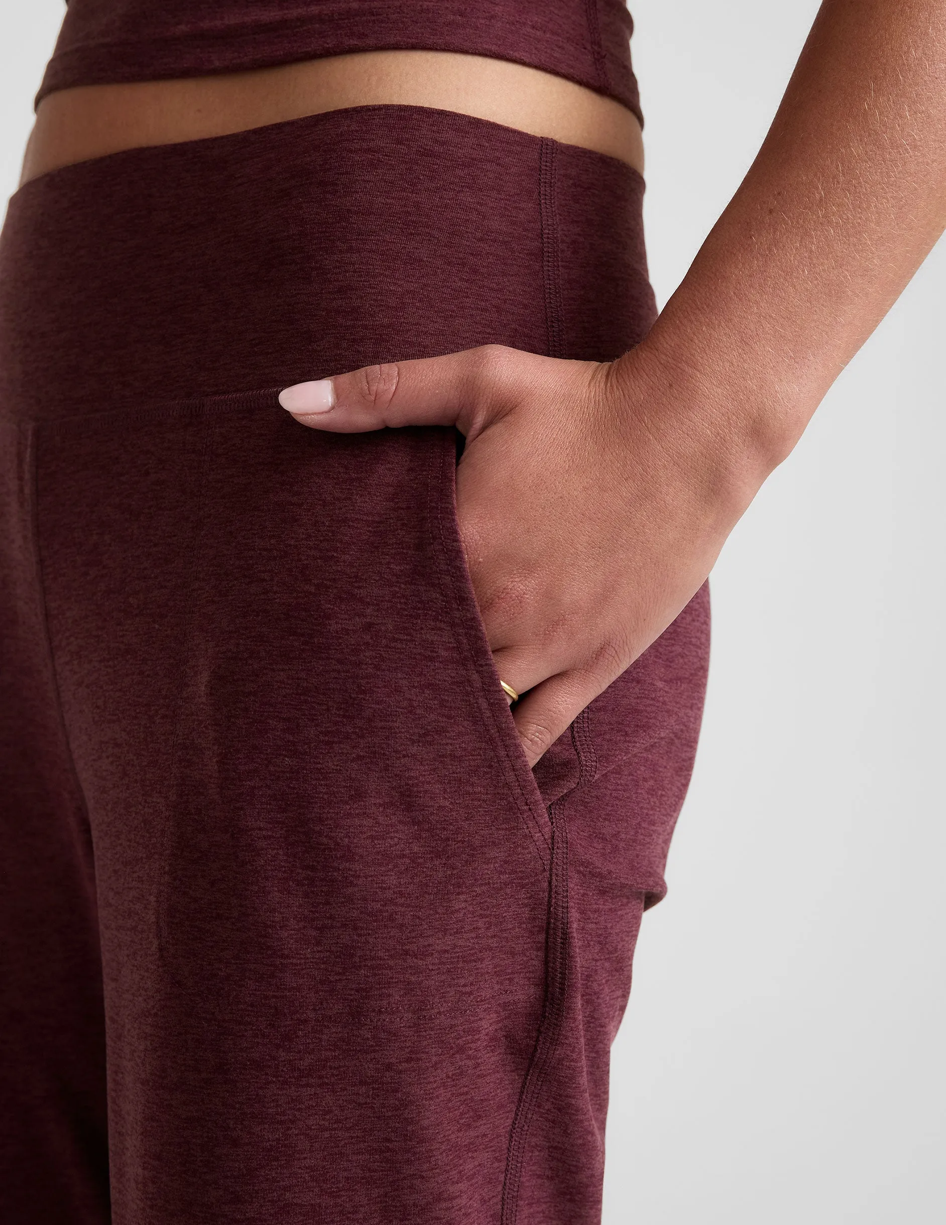 Abrasion Resistant Surface Ventilated Mesh Lining Spacedye Midi Jogger