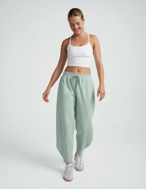 Chic Fit clean look LuxeFleece Barrel Sweatpant