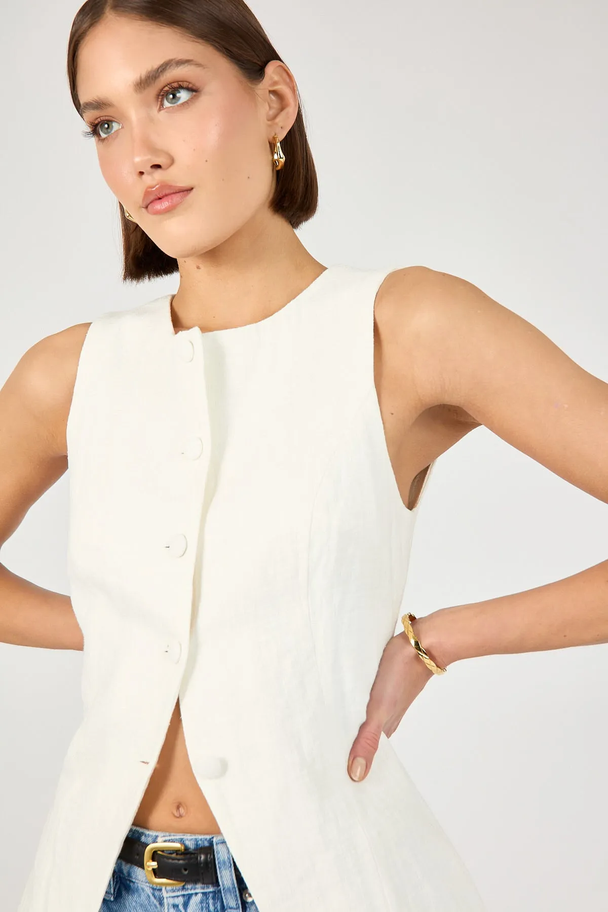 Perfect Stranger Menorca Long Line Vest White place