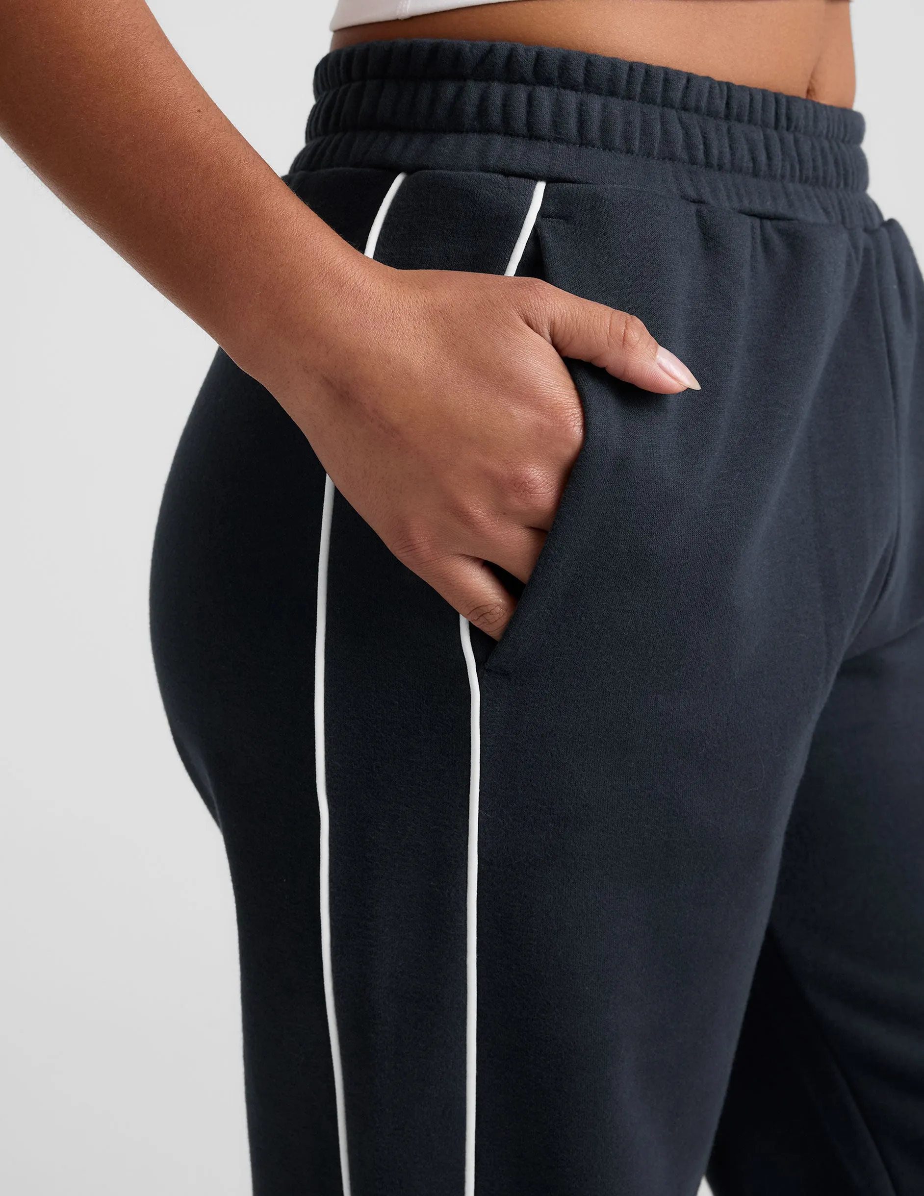 LuxeFleece Piper Wide Leg Pant Ripped design Body Movement
