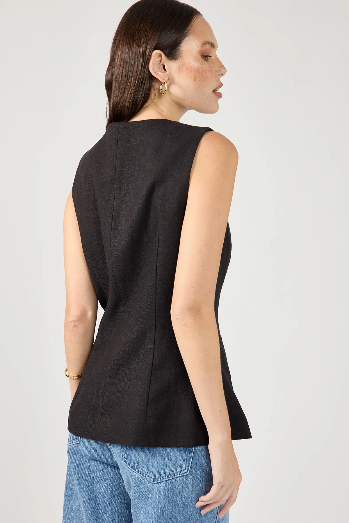 Perfect Stranger Menorca Long Line Vest Black ordinary