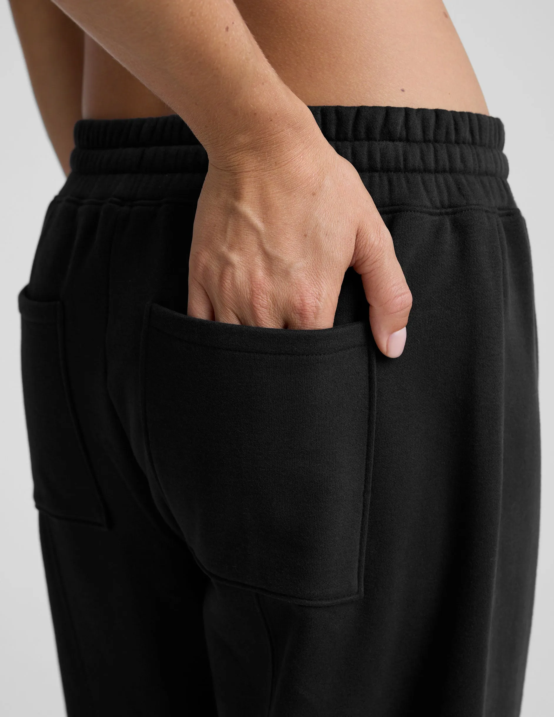 Versatile Fit Chill Mode LuxeFleece Barrel Sweatpant