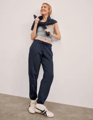 Versatile Comfort Wear LuxeFleece Sweatpant