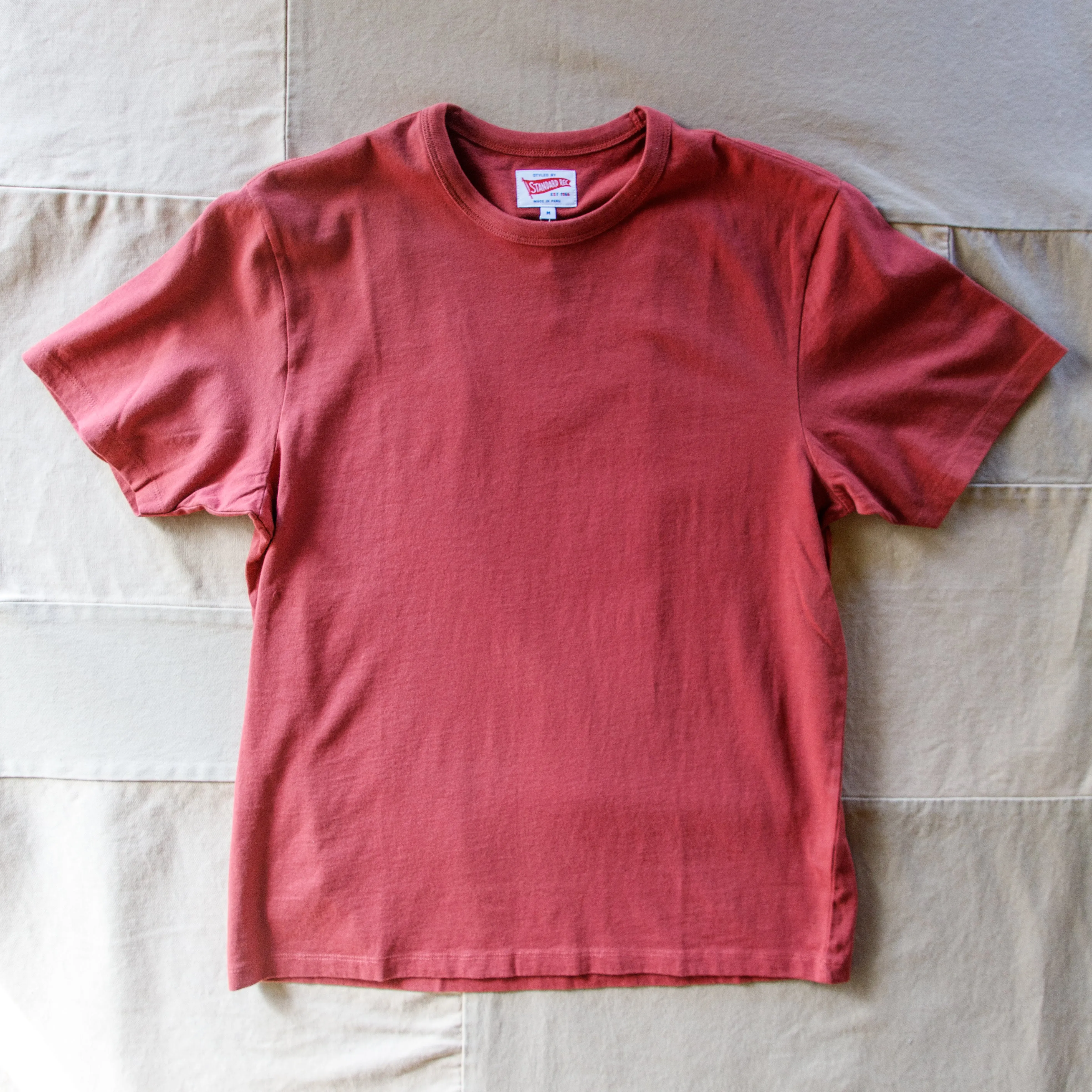 High-Quality Fabric Short Sleeve Banner T-shirt, Red